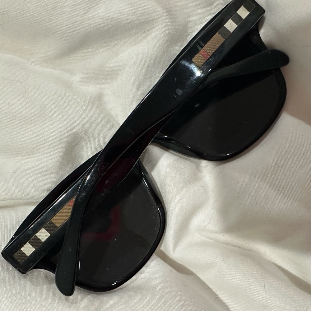 Burberry sunglasses